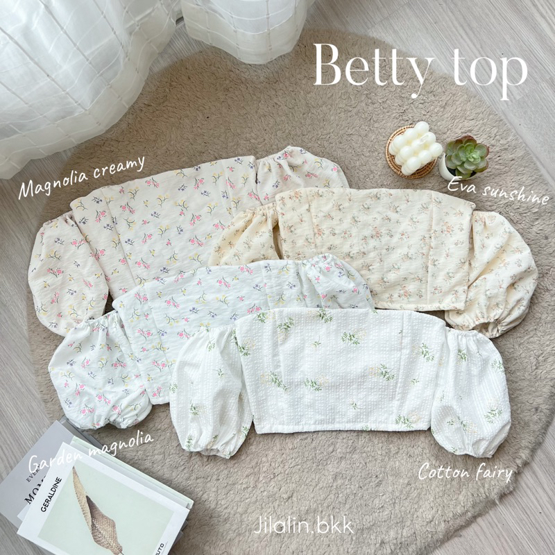 Betty top เสื้อครอปลายดอกไม้ เกาะอกแขนตุ๊กตา ปาดไหล่ Jilalin.bkk