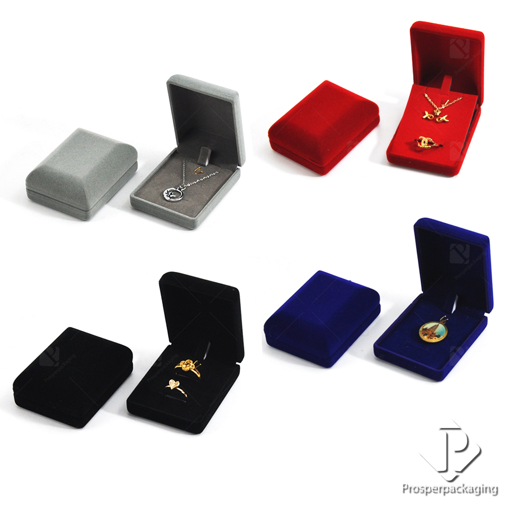 กล่องกำมะหยี่ ใส่จี้ เข็มกลัด แหวน ต่างหู สร้อย แหวนคู่ ขนาด 6x7cm (28F) จัดเก็บได้ครบเช็ตในกล่องเดียว