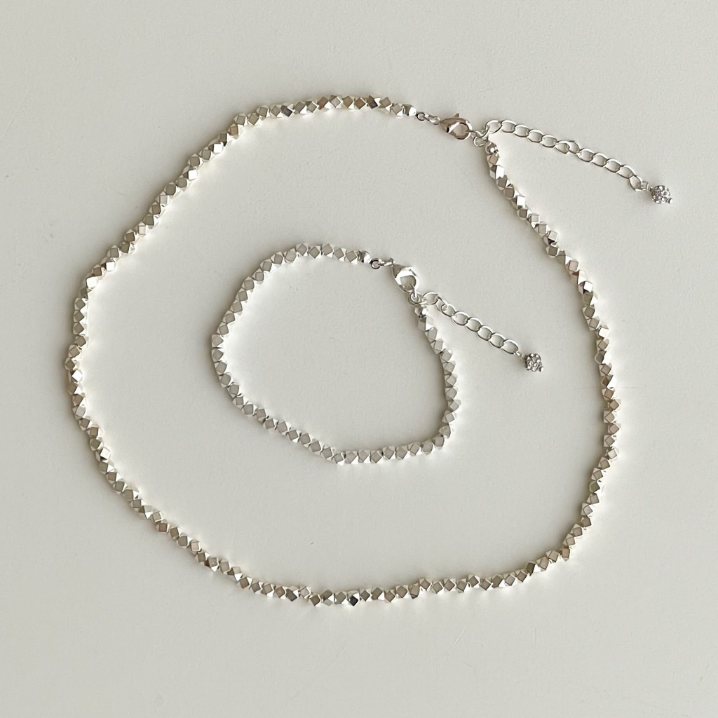 LAC.COLLECTION - Stone Necklace/ สร้อยคอและสร้อยข้อมือลูกปัดทรงลุกเต๋า สีเงิน และ สีทอง