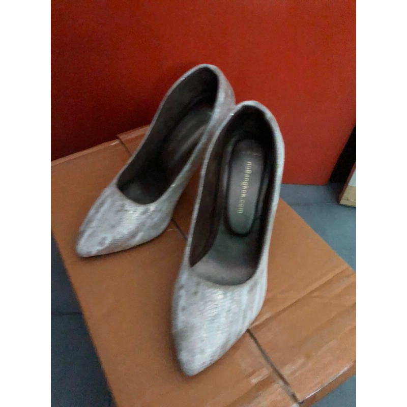 รองเท้าส้นสูง Nu Bangkok