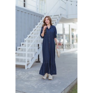 Jeans MaxiDress แม๊กซี่เดรสผ้ายีนเนื้อดี ดีเทลแต่งกระดุมเรียงหน้า ช่วงชายแต่งระบาย งานเก๋มากๆคะ แม๊ทกับรองเท้าผ้าใบก็สวย