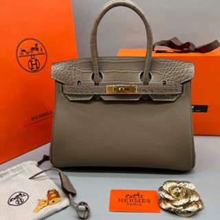 กระเป๋าถือ Birkin ฝาปั้มลายจระเข้ Size 30 cm