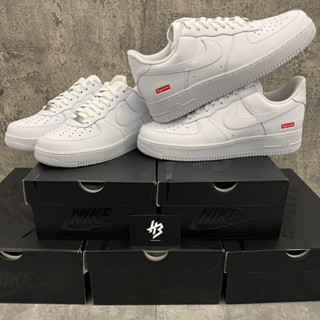 [ของแท้] Supreme X Nike Air Force 1 White +เชือกแดง+สติ๊กเกอร์ supreme (พร้อมส่ง)