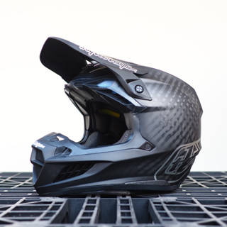 Troy Lee Designs SE5 “Carbon” Black