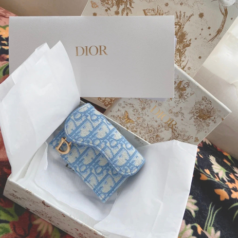 Dior ดิออร์ ใหม่ กระเป๋าผู้หญิง แฟชั่น ดอกไม้ พลิกหน้าปก อานม้า คลาสสิก กระเป๋าถือ คลิปหนีบบัตร มินิ กระเป๋าสตางค์
