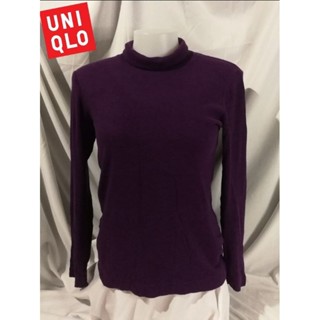 Uniqlo Brand_2nd hand เสื้อยืดแขนยาวคอเต๋า/ Made​ in​ Vietnam 🇻🇳​​/ แท้มือสองกระสอบนำเข้า​