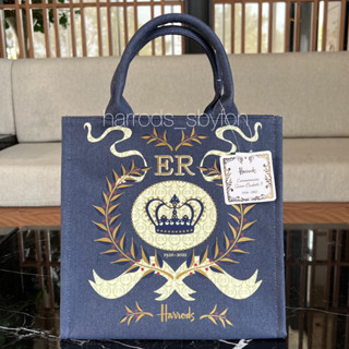 (ลดเพิ่ม10% ทักแชทเพื่อรับโค้ด) Harrods * พร้อมส่ง * Size S Cotton Queen Elizabeth II ของแท้ 100% จากอังกฤษ🇬🇧