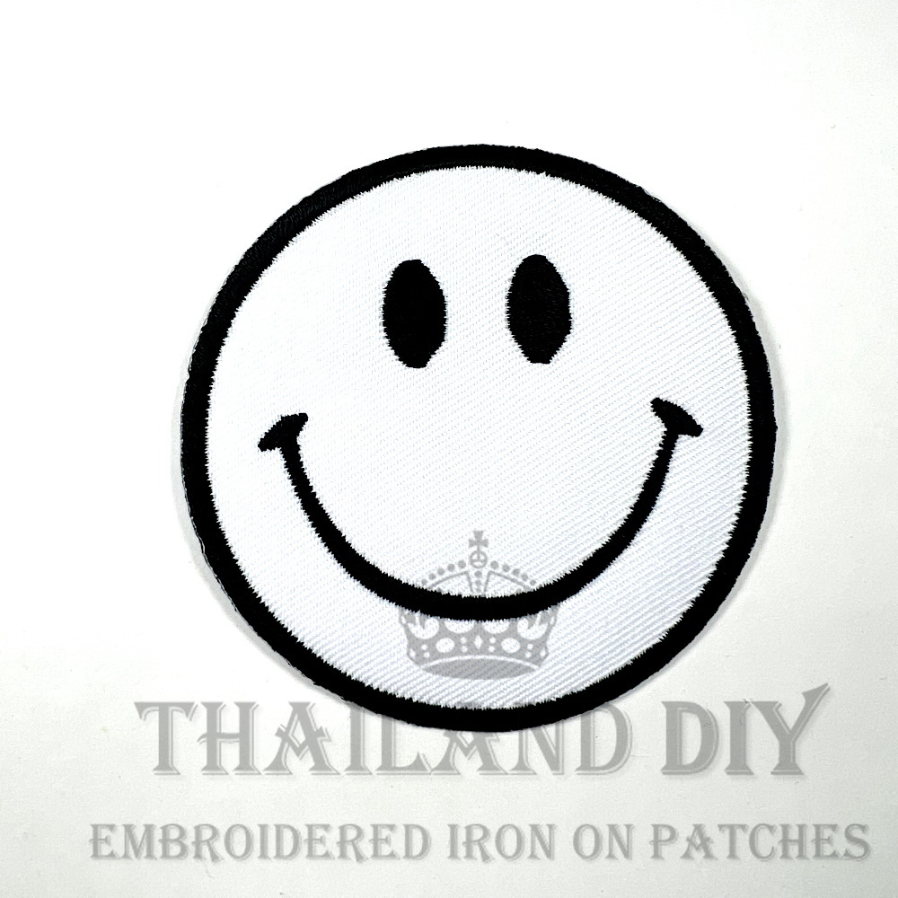 😀 ตัวรีดติดเสื้อ ตัวรีดหน้ายิ้ม ลายการ์ตูน หน้าตลก หน้าตลก WOP White smiley Face Patch งานปัก DIY ตั