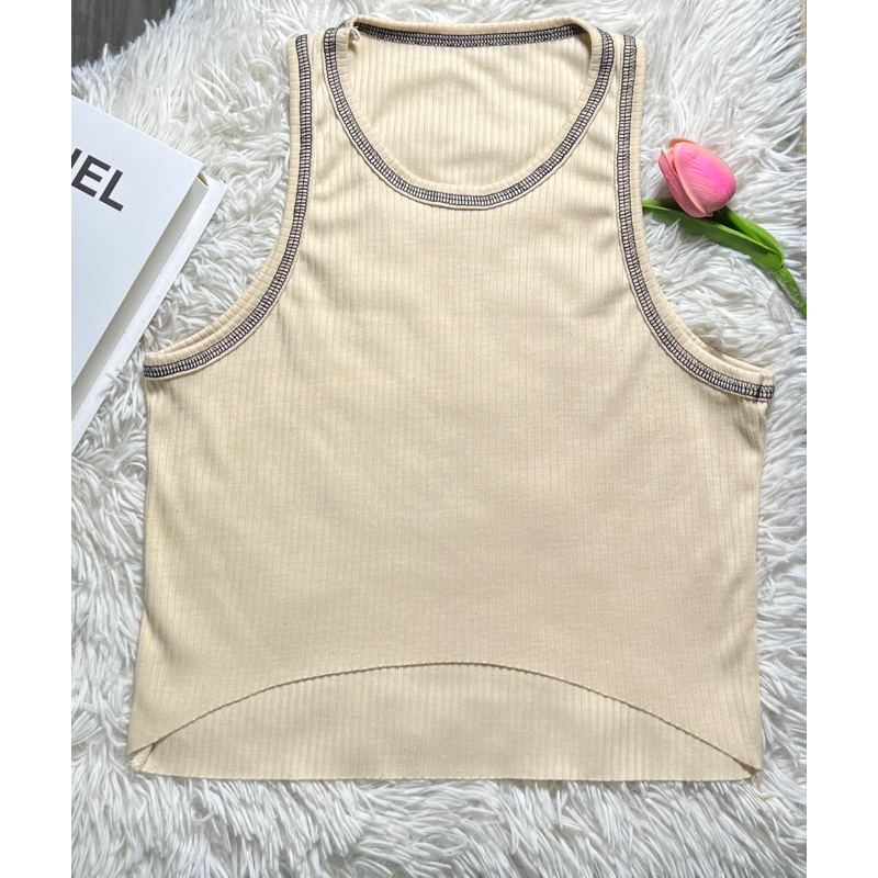 เสื้อกล้ามครอป ลาโรย ผ้าร่อง1x4 เว้าหน้า