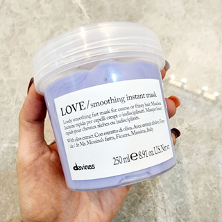 Davines Love Smoothing Instant Mask 250ml ช่วยให้ผมนุ่มสลวย และป้องกันผมชี้ฟู