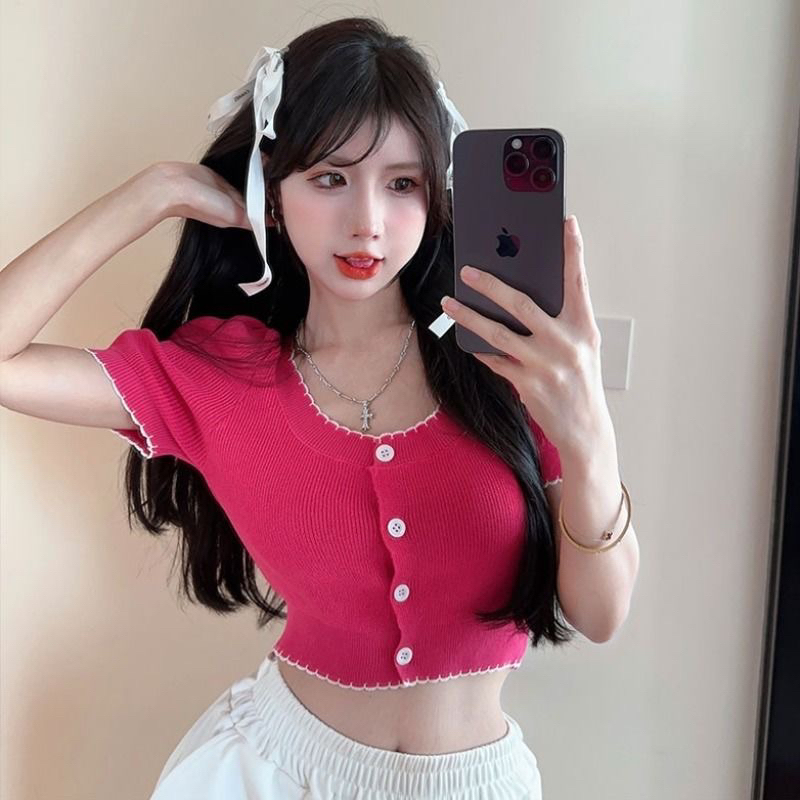 1LDK พร้อมส่ง เสื้อครอปแขนสั้น ผ้าไหมพรม คอยู สไตล์เกาหลี(70133)