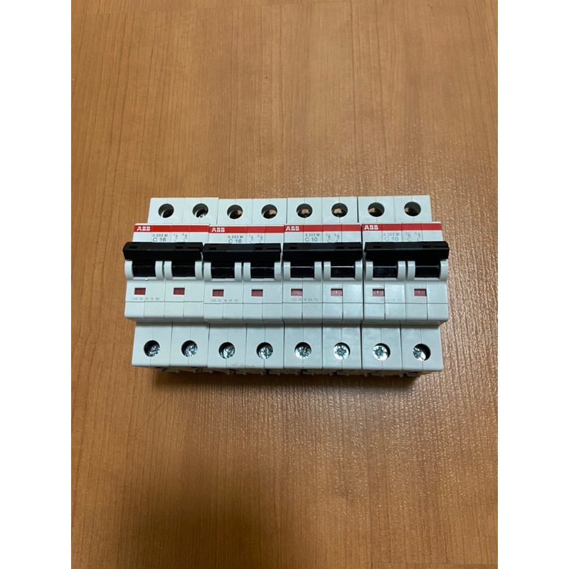 ABB S202M-C10 เซอร์กิตเบรกเกอร์