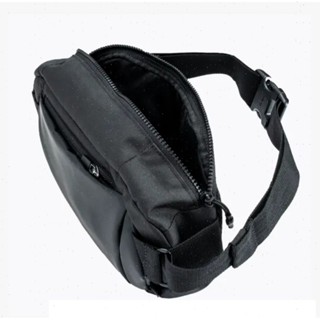 Decathlon Shoulder Bag With Strap Black กระเป๋าคาดอก สีดำ มีช่องใส่ของหลายช่อง สายปรับได้