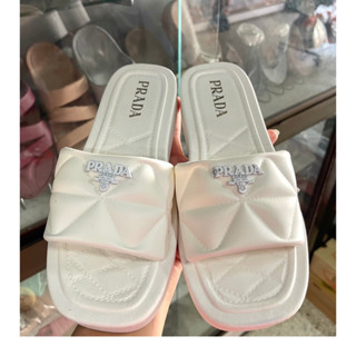 Prada 900 รองเท้าแตะแบบสวมผู้หญิง