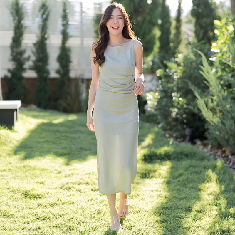 Lady MADE Kloset  ชุดเดรสยาวสีเขียวอ่อน รุ่นเลดี้ เดรสออกงานสวยๆ Lady Collection LM001