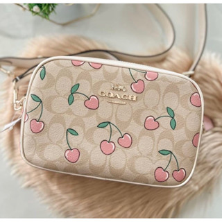 🎀 (สด-ผ่อน) กระเป๋าลายเชอรี่ 9.5 นิ้ว CF423 Jamie Camera Bag In Signature Canvas With Heart Cherry Print