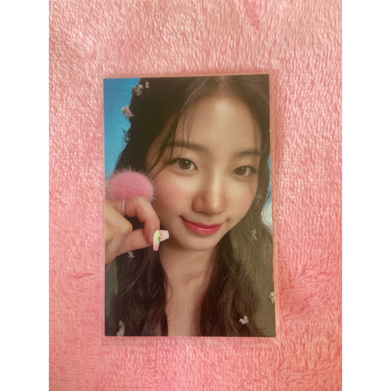 le sserafim kazuha 2nd week boardcast photocard