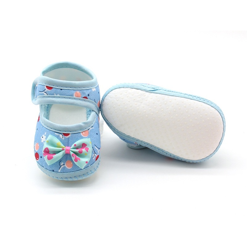 Babyonline(X084)2R1 รองเท้าสำหรับเด็กมีกันลื่นลายดอกแต่งโบว์