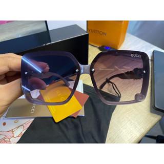 พร้อมส่ง แว่นตากันแดด แว่นตาแฟชั่น กรอบขนาดใหญ่ พร้อมอุปกรณ์ ใส่ได้ทั้งผู้หญิง และผู้ชาย เกรดงานพรีเมี่ยม 2สีพร้อมส่ง