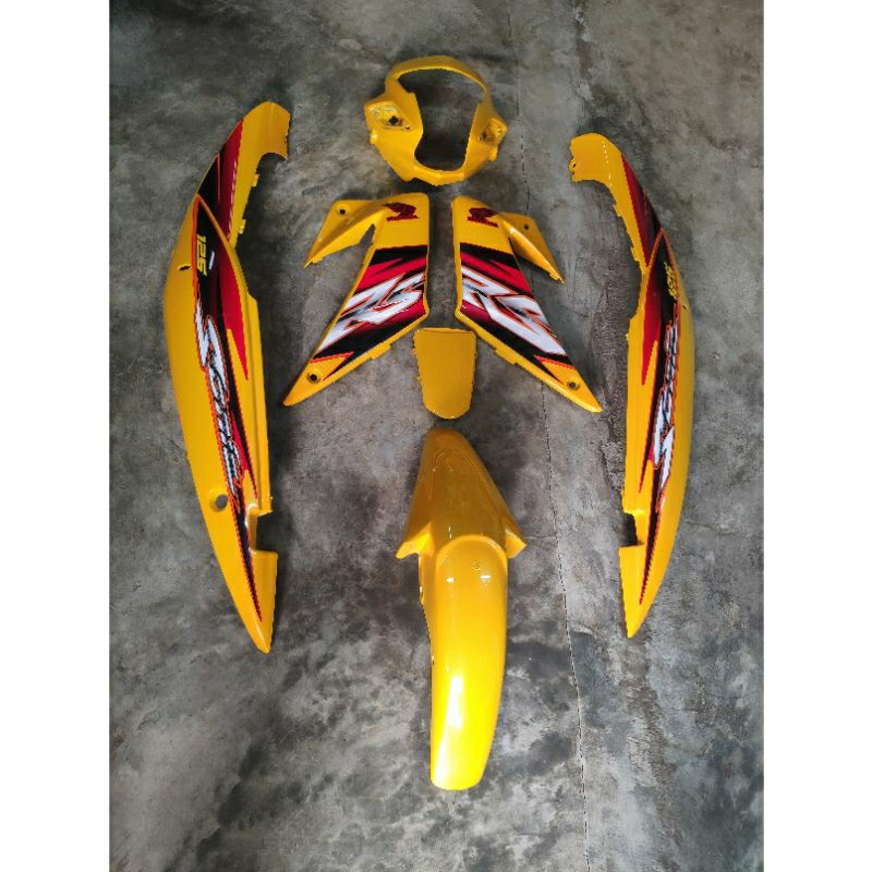 ชุดเฟรม 7 ชิ้น Sonic ใหม่ ปี 2004 - 2007ชุดสีเหลือง มุก โซนิค 125 สวย เงา ประกอบสนิท จัดส่งวันต่อวัน