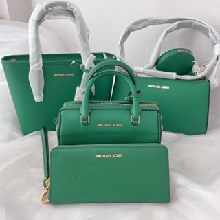 📮(พร้อมส่ง)☘️💚กระเป๋าสะพาย Mk duffle 6*8 นิ้ว