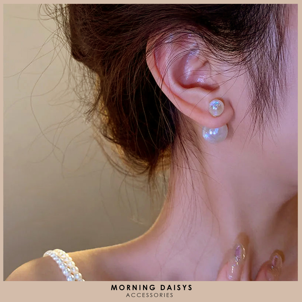 MORNING DAISYS ต่างหูแฟชั่นก้านเงิน 925 มุกถ่วงหลัง