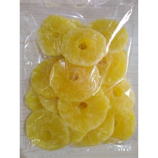 สับปะรดอบแห้ง สับปะรดแว่น Dried pine apple ชิ้นใหญ่ เหนียวหนึบ ขนาด500กรัม และ1กิโลกรัมสินค้าพร้อมส่ง