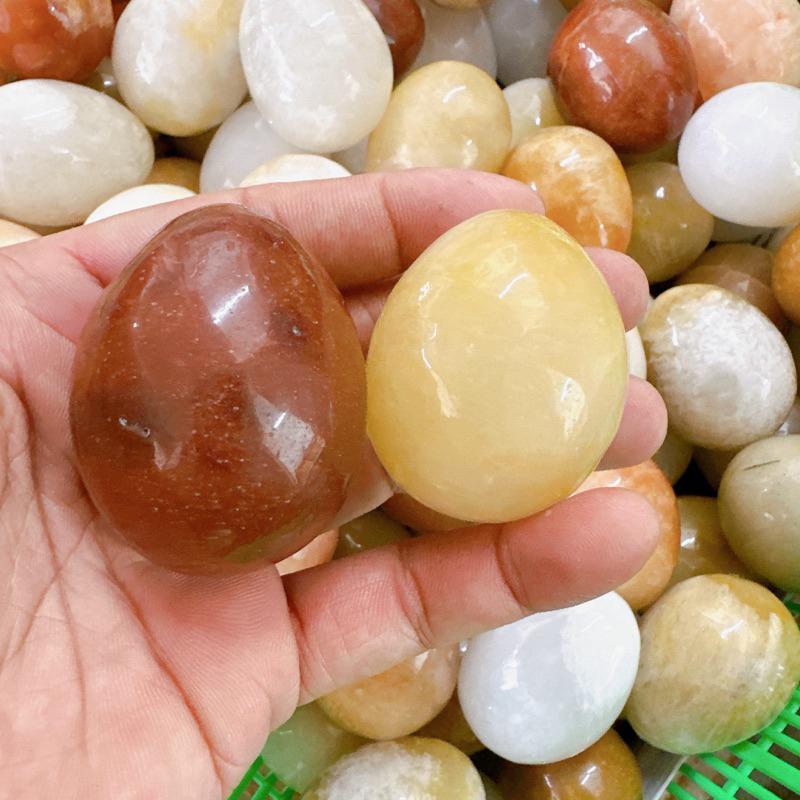 หินไข่หินนวดธรรมชาติสีเหลือง ขาว น้ำตาล ดำ