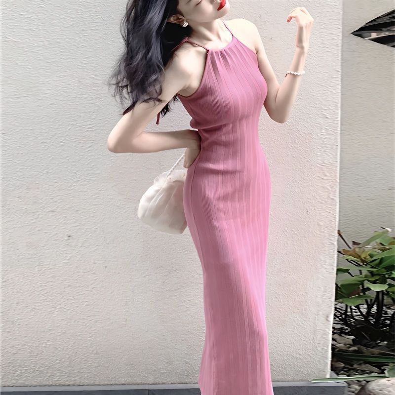 เดรสสายเดี่ยวไหมพรมยาวรัดรูป ผ่าข้าง,เซ็กซี่เว้าไหล่ เชือกรูดคอได้ พร้อมส่งจากไทย