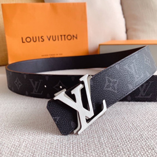 Louis vuitton Initales Reversible belt 4.0 (Ori) 📌size 90 เอว 31-35 นิ้ว 📌size 95 เอว 33-37 นิ้ว 📌สินค้าจริงตามรูป