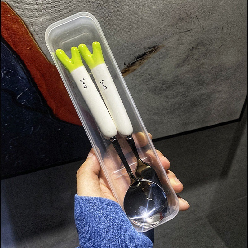 New ช้อนส้อม S10 ลายน้องกระต่ายน่ารักๆ เช็ท 3 ชิ้น พร้อมกล่อง ลายกระต่ายแครอท สินค้าพร้อมส่ง - รูปที่ 6