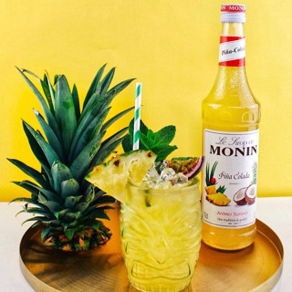 (KoffeeHouse) น้ำเชื่อม MONIN กลิ่น “Pina Colada” โมนิน ไซรัปพีน่าโคลาด้า Monin Pina Colada Syrup บรรจุขวด 700 ml.