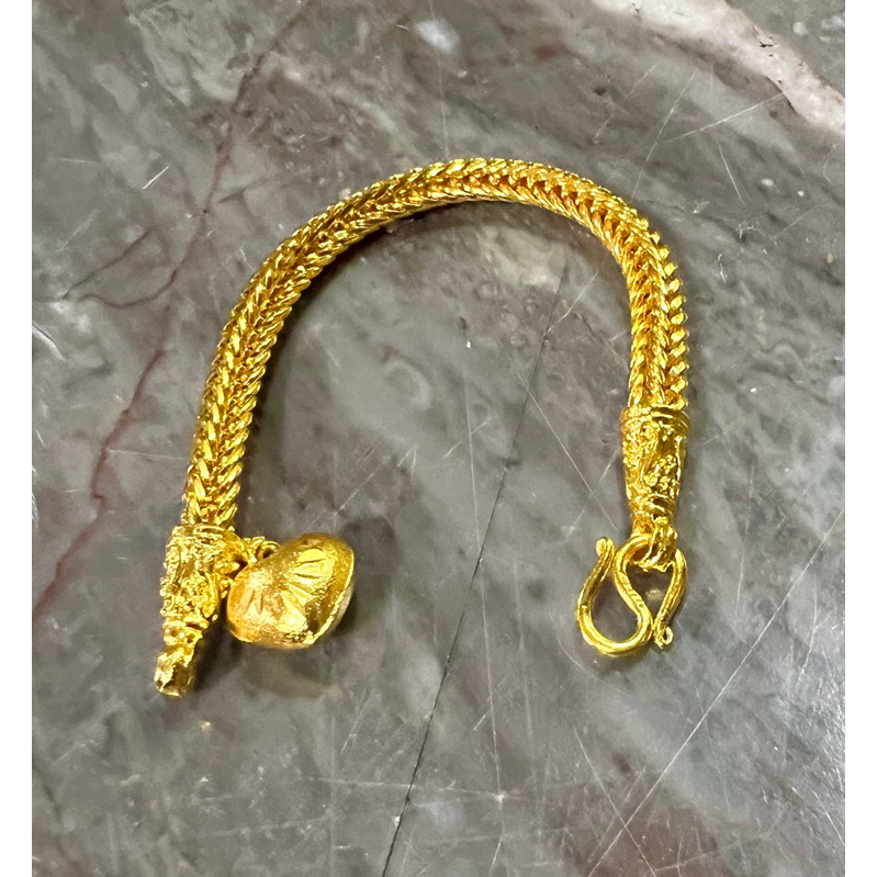 C151ข้อมือลายสี่เสาตันหนักประมาณ2บาท แถมฟรีตะของปั้ม งานดีมีคุณภาพเหหมือนจริง