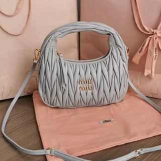 MiuMiu Wander Mini hobo bag(Ori)เทพ 📌size 20x17x6 cm. 📌สินค้าจริงตามรูป งานสวยงาม หนังแท้