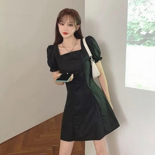 Korean🧧 มินิเดรสทรงชายบานเล็กน้อย แขนสั้นตุ๊กตา สีดำล้วน