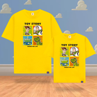 Disney Toy Story Friend For Life Family Men &amp; Kids T-Shirt -เสื้อยืดครอบครัวดิสนีย์ ทอย สตอรี่ ผู้ชาย และเด็ก สินค้าลิขสิทธ์แท้100% characters studio