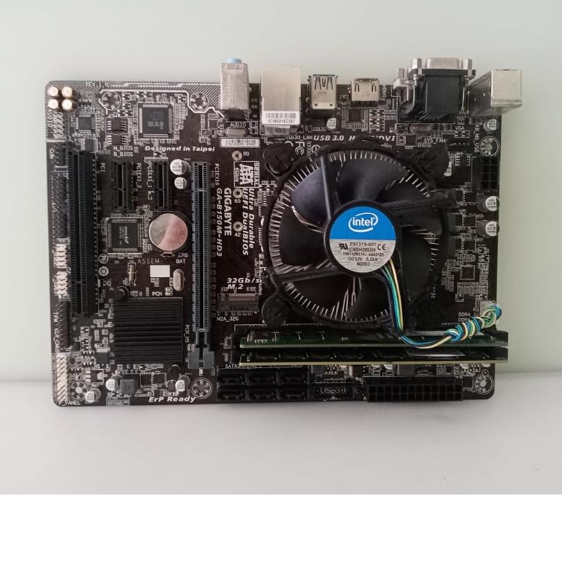 เมนบอร์ดพร้อมชุด  GIGABYTE B150M-HD3 DDR4 + Intel® Core™ i3-6100T แคช 3M, 3.20 GHz+แรม DDR4  8 GB.