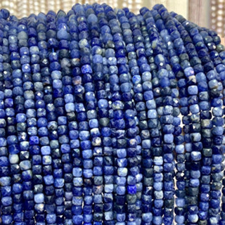 โซดาไลท์ Sodalite สีเข้ม ทรงลูกบาศก์ เจียผิว ขนาดประมาณ 4*4 mm