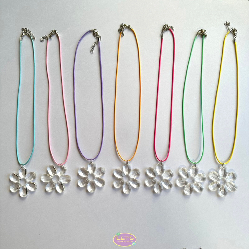 พร้อมส่ง!! สร้อยคอรุ่น Acrylic Flower แถมฟรีพวงกุญแจ✨