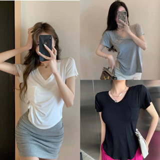 พร้อมส่ง💚เสื้อยืดคอวีกระเป๋า​Basic Style💚งานป้าย