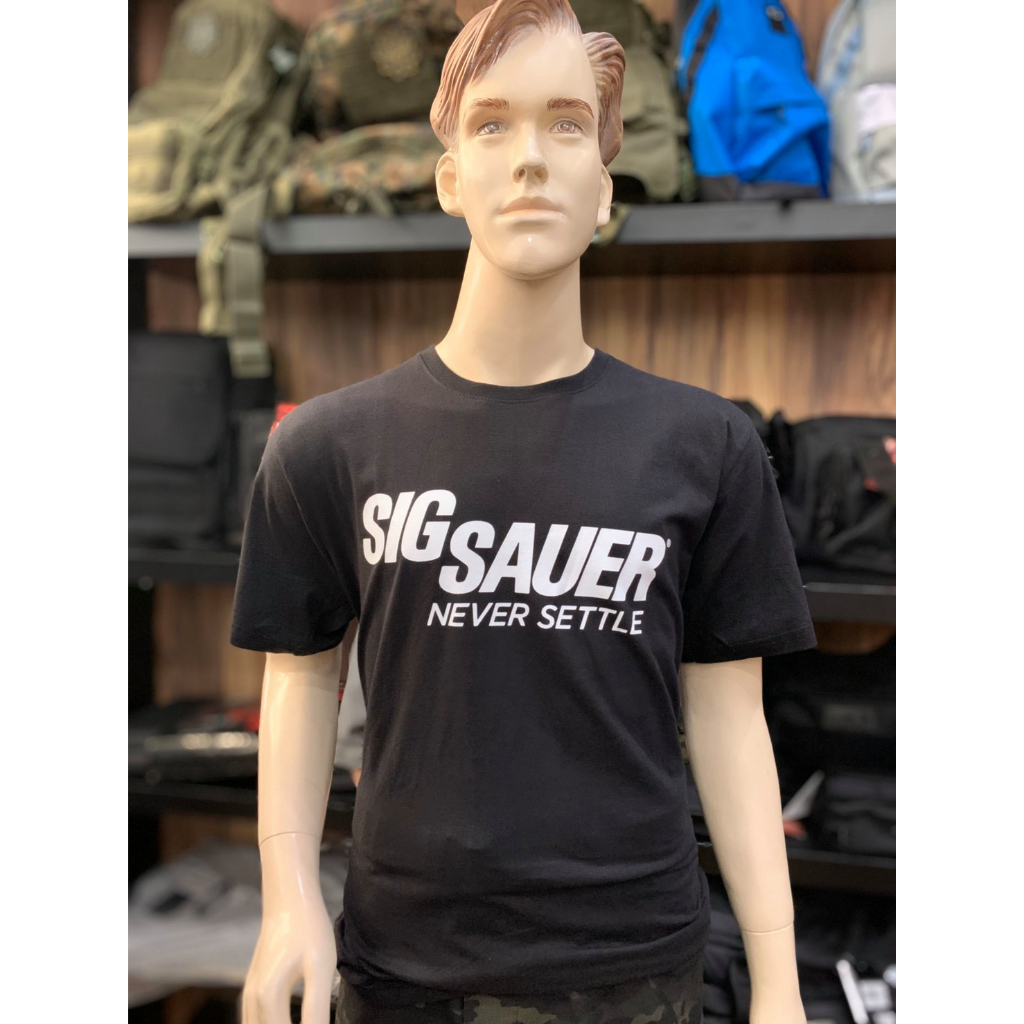 เสื้อคอกลมสีดำผ้านุ่ม Sig Sauer