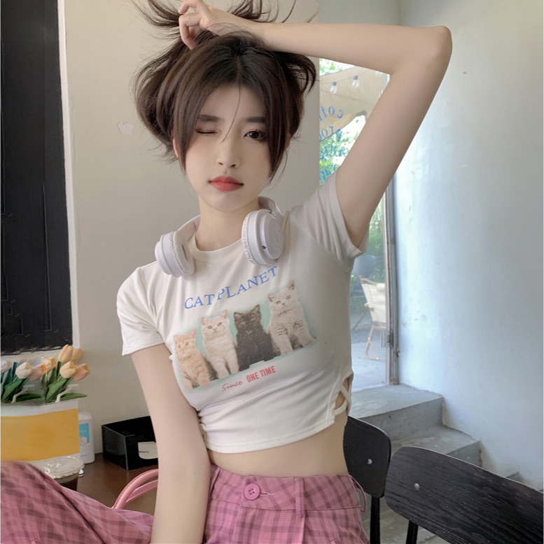 เสื้อครอปท็อปแขนสั้น พิมพ์ลายแมวน่ารัก แบบเข้ารูป แฟชั่นสําหรับผู้หญิง ผ้าใส่สบาย ใส่เที่ยวเก๋ๆ #F2014