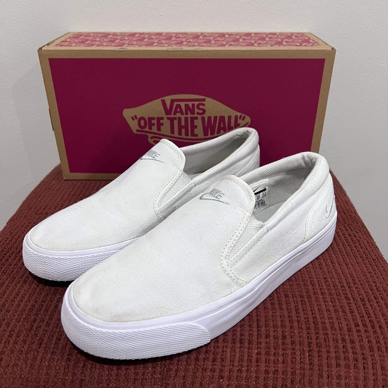 nike toki slip on มือสอง