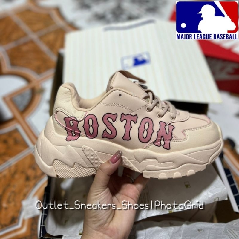 รองเท้า MLB Big Ball Chunky P Boston Red Sox Shoes Beige Pink ส่งฟรี