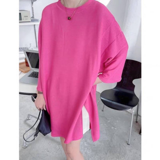 🔥เสื้อยืดทรง oversize ตัวผ้าเป็นจะเป็นผ้ายืดคอตตอนเกรดพรีเมี่ยม “มีเทกเจอร์ในตัวมีน้ำหนักดีเทลตัดต่อด้านหน้าปลายล่างยาว