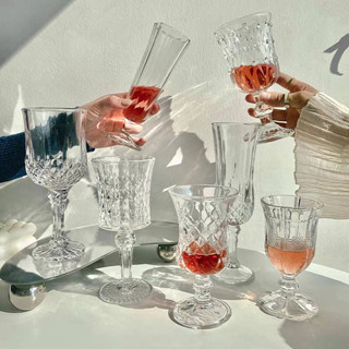🍷แก้วใสกริ้ง แก้วคริสตัลแบบงามๆเลยจร้า มาแบบละลานตา เลือกกันไม่ถูกค่ะ😆  ราคา 120-160 บาท