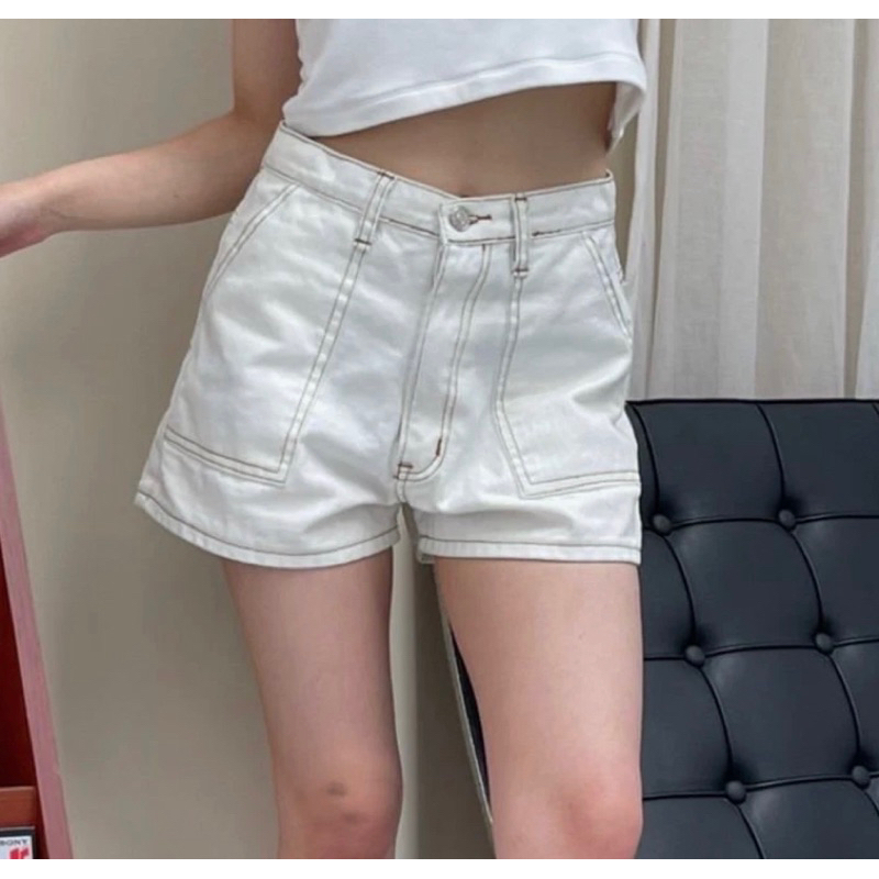 *ส่งต่อ* Sunny express’s denim shorts in white