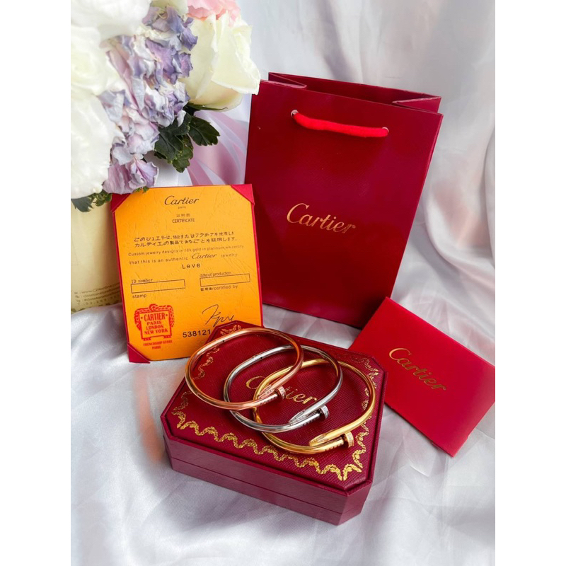 กำไล Cartier ตะปู แต่งเพชร  พร้อมส่ง