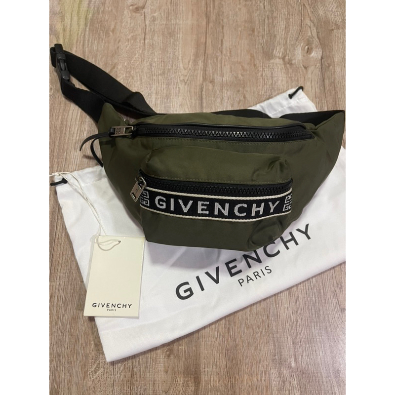 Givenchy Belt Bag สีเขียวเข้ม