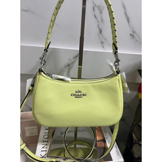 พร้อมส่ง  Coach Teri Shoulder Bag ครอสบอดี้สะพายหนังสีเขียว